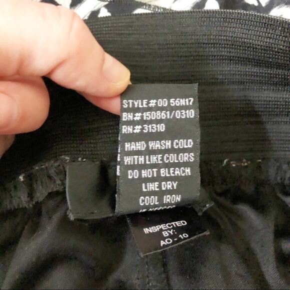 BCX Geometric Tiered Ruffle Black & White Mini Skirt Size L - Picture 7 of 7